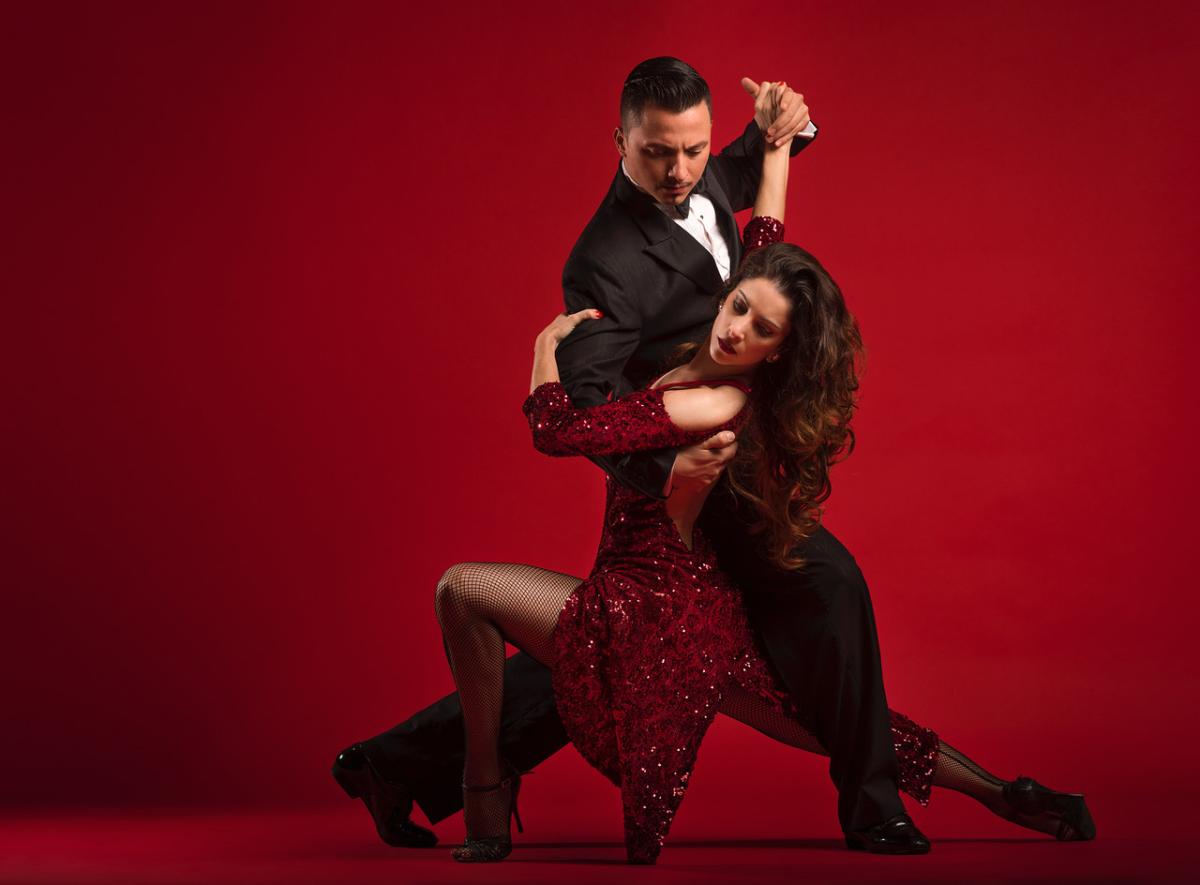 Small City Life Tango Performance Brings Passion And Warmth Of